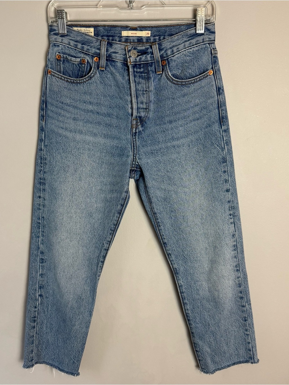 Levi's Wedgie Women’s Straight Leg Medium Wash High Rise Jeans Size 25